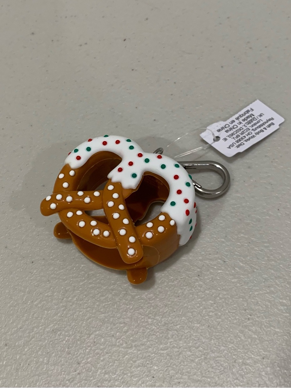 Bath & Body Works: Christmas Pretzel Pocketbac Hand Sanitizer Holder Clip